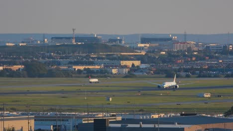 Kamerafahrt-Einer-Boeing-787-Von-Air-Canada-Beim-Abheben-Von-Der-Start--Und-Landebahn-Des-Flughafens-Toronto