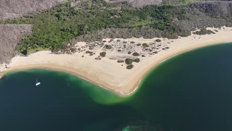Pristine-Cacaluta-Bay,-sprawling-untouched-beach-in-Huatulco,-Oaxaca