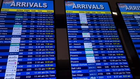 Las-Vegas-USA,-List-on-Arrivals-at-McCarran-International-Airport,-Screen-Displays