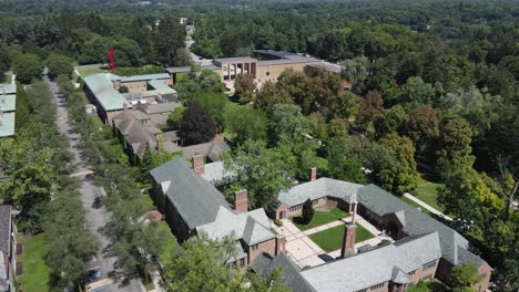 School-campus-in-Bloomfield-Hills-with-Art-Museum-in-background,-aerial-view