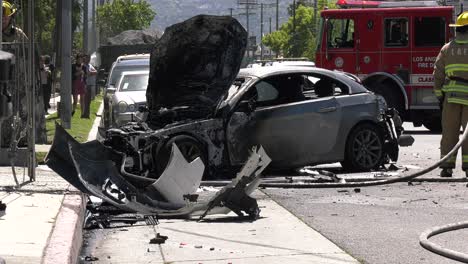 Auto-Nach-Unfall-Und-Brand-Beschädigt