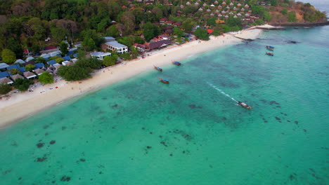 Paraíso-De-Long-Beach-En-Las-Islas-Phi-Phi