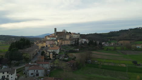 Stadt-Monterchi:-Luftaufnahme-Bei-Sonnenuntergang-In-Der-Provinz-Arezzo,-Italien