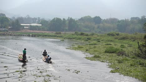 Bootsverkehr-Auf-Dem-Inle-See-In-Myanmar