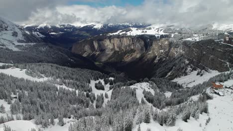 Alpes-Franceses-En-Invierno,-Cerca-De-Morzine