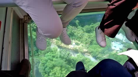 El-Sistema-De-Teleférico-De-Góndola-De-Maokong-Es-Una-Atracción-Turística-Muy-Popular-En-Taipei,-Taiwán.