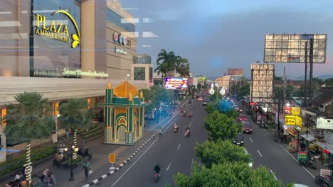 road-traffic-atmosphere-in-the-center-of-Yogyakarta-city-in-the-afternoon