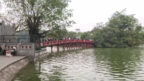 Eine-Statische-Aufnahme-Einer-Brücke-In-Hanoi,-Vietnam