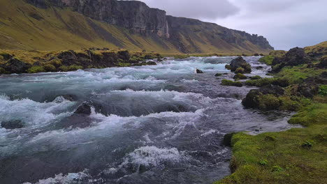 Glacial-River-and-Freshwater-Rapids-in-Picturesque-Landscape-of-Iceland