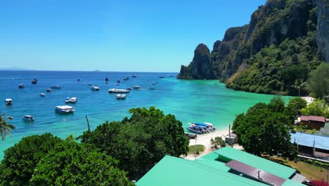 Turquoise-blue-sea-koh-phi-phi-island-boats-on-beach