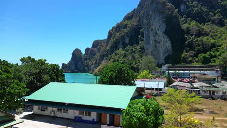 Turquoise-blue-sea-island-houses-on-beach