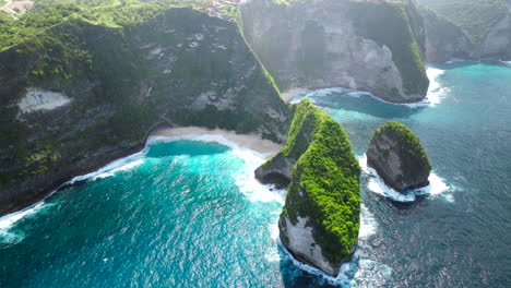 Dramatic-cliffs,-crystal-clear-ocean-water,-beautiful-locations-Asia