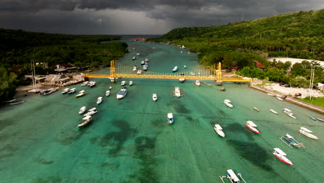 Bali-Yellow-bridge-connecting-two-islands-of-Nusa-Lembongan-and-Nusa-Ceningan,-Indonesia