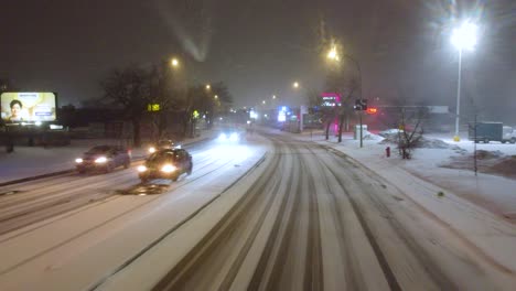 Imagen-Aérea-De-La-Avenida-Durante-Las-Nevadas-En-Montreal,-Québec,-Canadá