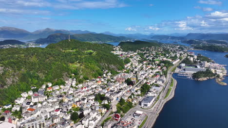 Vista-Aérea-De-Alesund,-Noruega