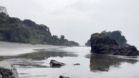 Pintoresca-Playa-Playa-Terco-Cerca-De-Nuquí-En-El-Remoto-Departamento-De-Chocó-En-La-Costa-Del-Pacífico-De-Colombia