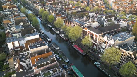 Canales-Famosos-Y-Casas-De-Canal-En-Amsterdam,-Países-Bajos