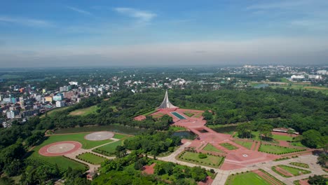 Nationales-Märtyrerdenkmal-Von-Bangladesch,-Schöne-Luftaufnahme-Bei-Schönem-Wetter