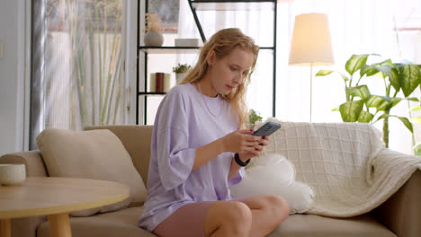 Caucasian-girl-using-smartphone