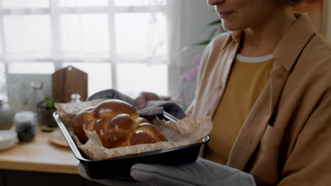 Person-cooking-at-home