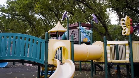 Patio-De-Recreo-En-El-Parque