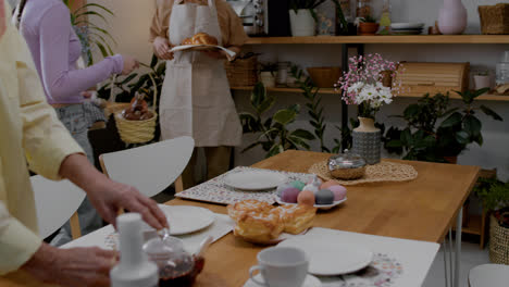 Family-setting-the-table