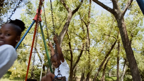 Kid-playing-on-the-swings