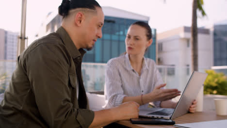 People-working-at-the-terrace