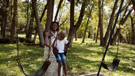 Kid-playing-on-the-swings