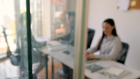 Leute,-Die-Im-Büro-Arbeiten