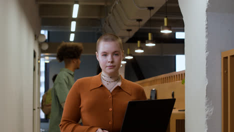 Young-woman-looking-at-the-camera