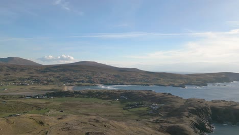 Toma-Aérea-Con-Drones-En-La-Playa-De-Glencolumbkille-En-4k---Co