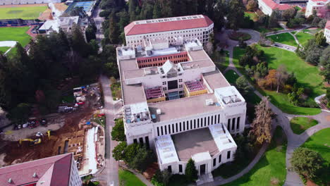 University-of-California-Berkeley,-Aerial-View-of-Valley-Life-Sciences-Building