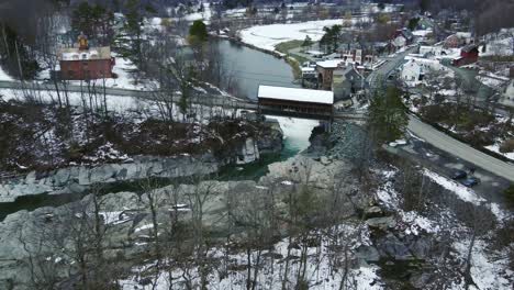 4K-aerial-drone-view-of-Quechee-Vermont-and-its-iconic-covered-bridge