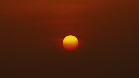 Sonnenaufgang-Oder-Sonnenuntergang-Sonne-Auf-Orangefarbenem-Bunten-Hintergrund-Planet-Erde-Schönheit