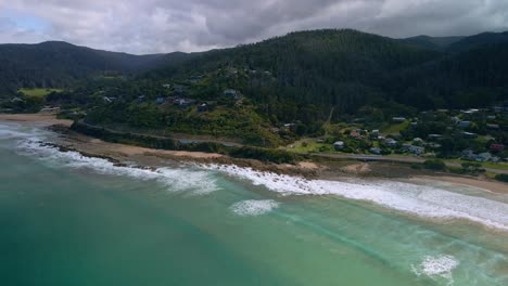 Stunning-aerial-of-famous-Australian-Great-Ocean-Road-with-towns-of-Wye-River-and-Separation-Creek-and-mountains,-Victoria,-Australia