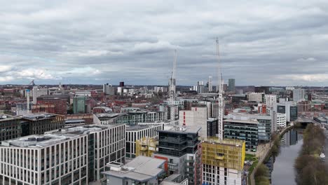 Aufsteigende-Drohne,-Luftaufnahme-Der-Stadt-Leeds,-Großbritannien,-Drohne,-Luftaufnahme