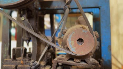 Obsolete-machines-in-the-workshop.-Pulley-and-belt