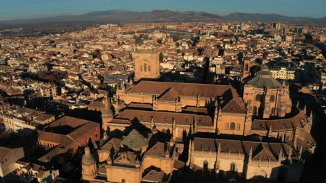 Luftaufnahme-Der-Stadt-Granada-Und-Der-Alhambra-In-Spanien