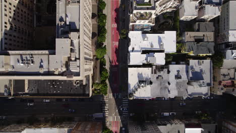 San-Francisco,-USA,-Luftaufnahme-Von-Oben-Auf-Den-Straßenverkehr-Und-Die-Dächer-Der-Gebäude-In-Der-Innenstadt
