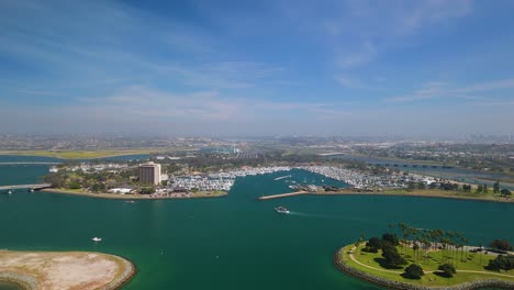 Aerial-View-of-Mission-Bay-Marina,-Basin-And-Waterfront-Hotels-In-San-Diego,-California,-USA
