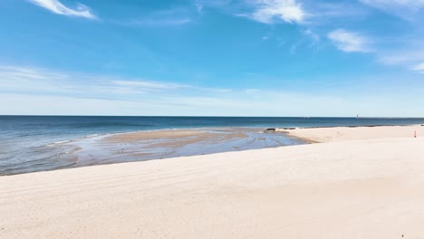 Pushing-toward-the-pipe-spewing-dredged-sand