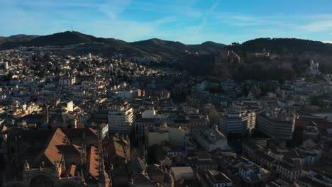 Drone-Aéreo-De-La-Alhambra-Y-Catedral-De-Granada,-España