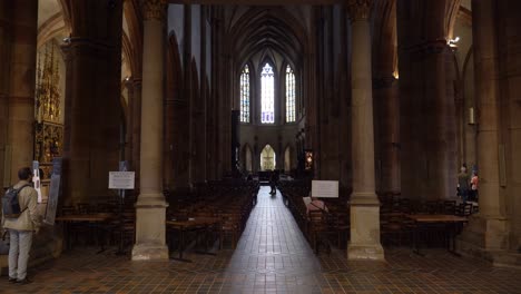 Interior-of-St-Martin's-Church-is-Grand-and-Majestic