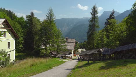 Very-Steep-Road-Near-Hallstatt-salt-mine