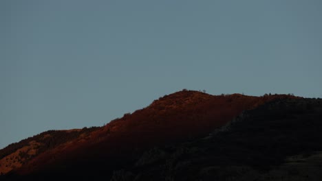 Wunderschöner-Zeitraffer-Der-Hügel-Im-Balkangebirge-In-Bulgarien-Bei-Sonnenuntergang