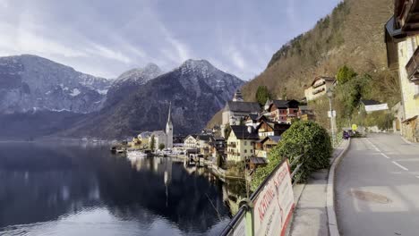 The-beautiful-village-of-Hallstatt-in-early-morning-with-no-tourists---Salzkammergut-region,-Austria