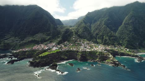 Drone-Footage-of-Madeira-Coastline,-Seixal-Madeira