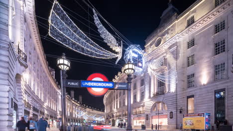 Regents-Street-time-lapse-of-Christmas-Lights-above-London-tube-entrance