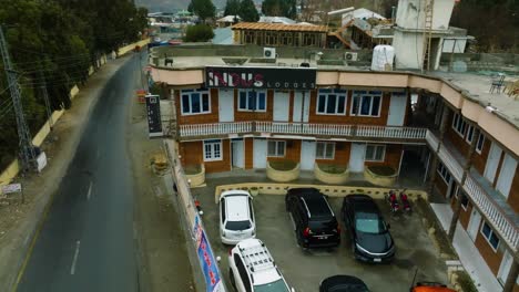 Drone-shot-of-Indus-Lodges-hotel-in-Pakistan-on-a-cloudy-day